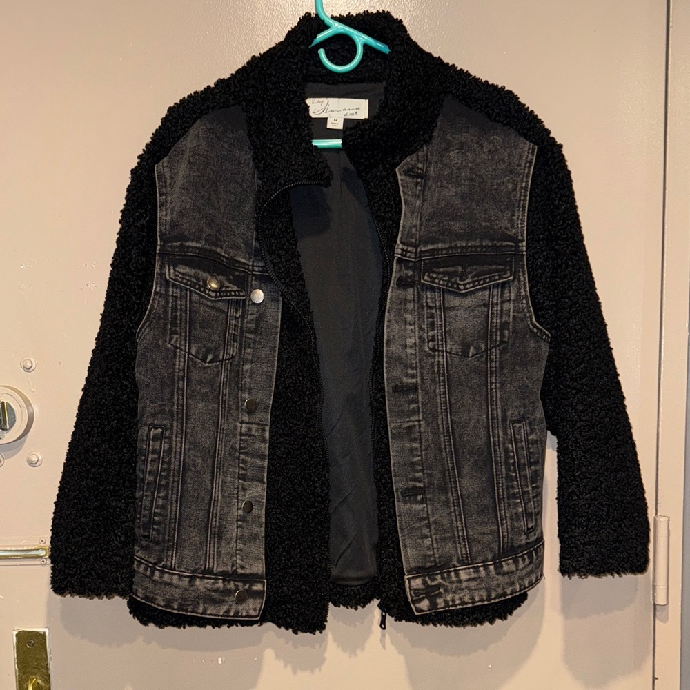 Vintage Havana Black and Gray Denim Jacket with Sherpa Sleeves